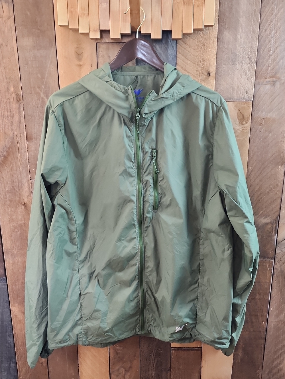 Without Walls Packable Windbreaker Jacket. Size L